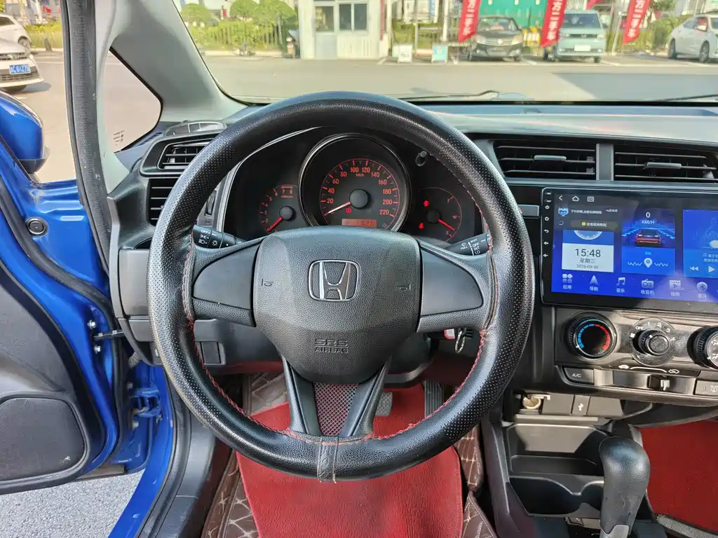 Honda Fit — миниатюра 8