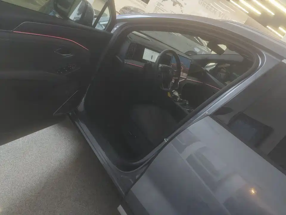 BYD L DM-i — миниатюра 5