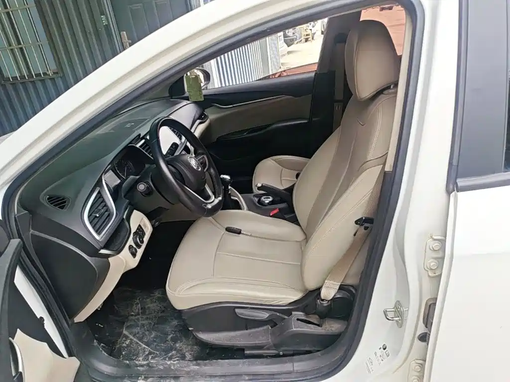 Buick Excelle — миниатюра 15