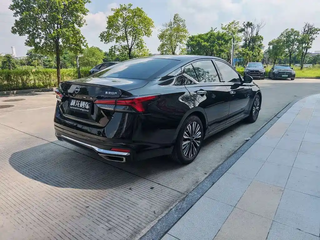 Nissan Teana — миниатюра 8