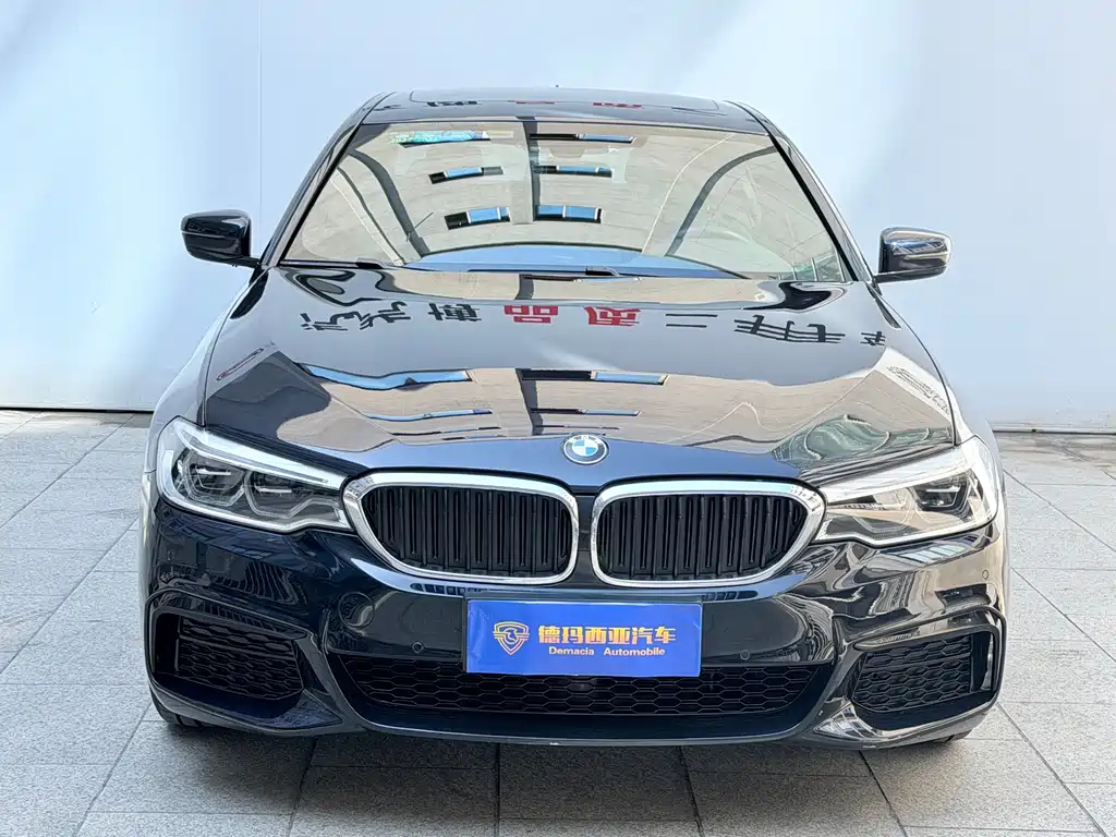 BMW 5 Series — миниатюра 3