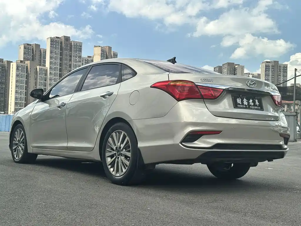 Hyundai Mistra — миниатюра 13