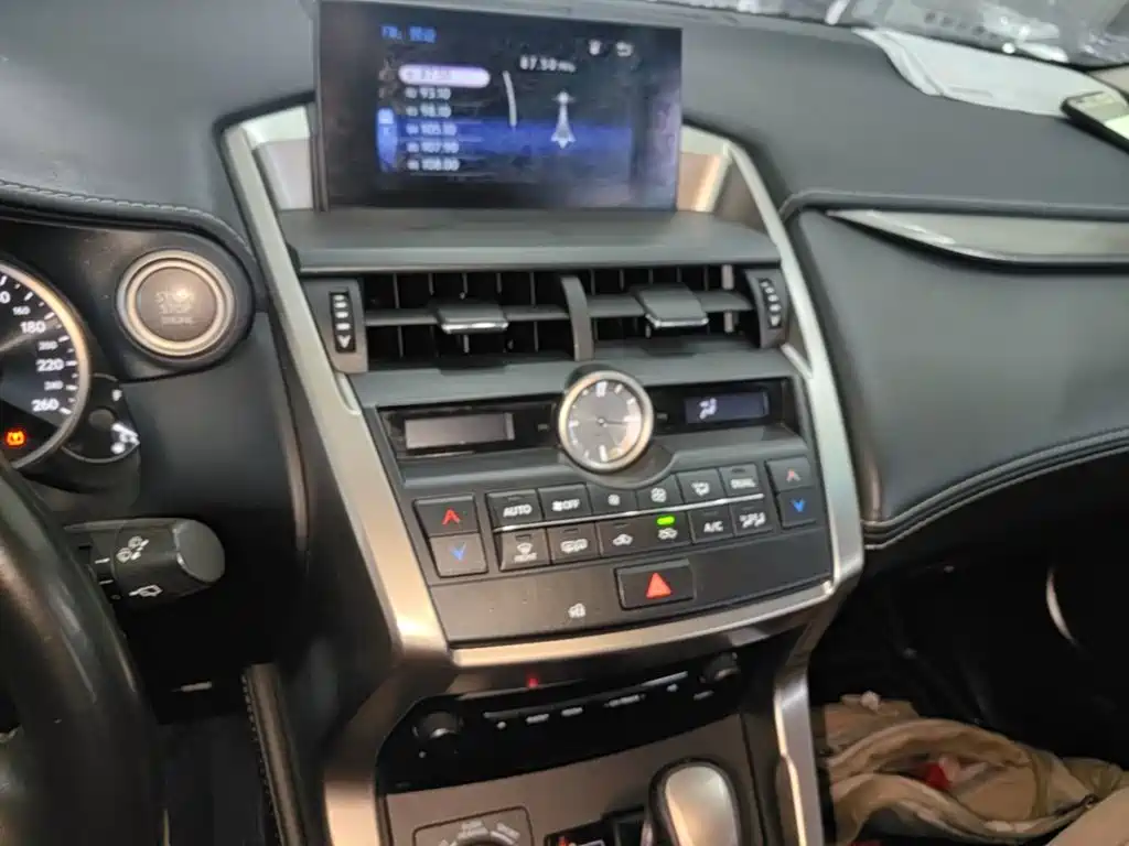 Lexus NX — миниатюра 13