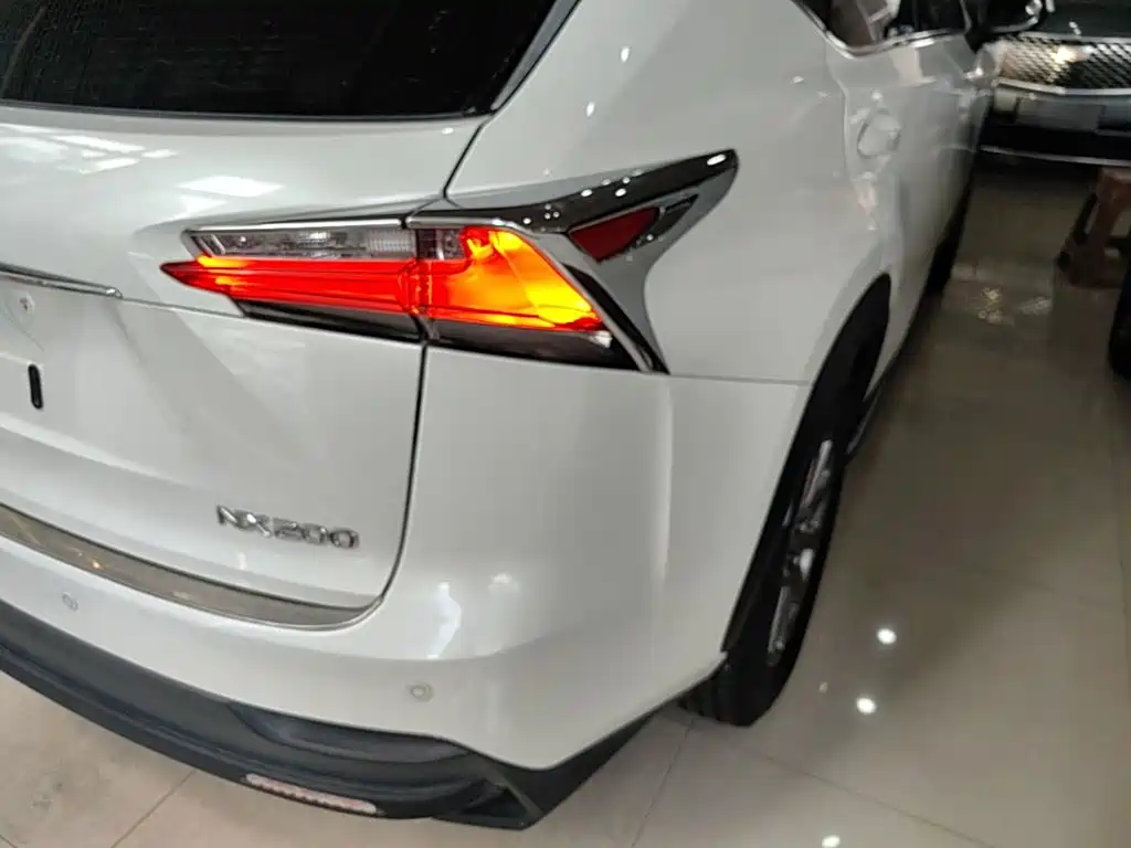 Lexus NX — миниатюра 8