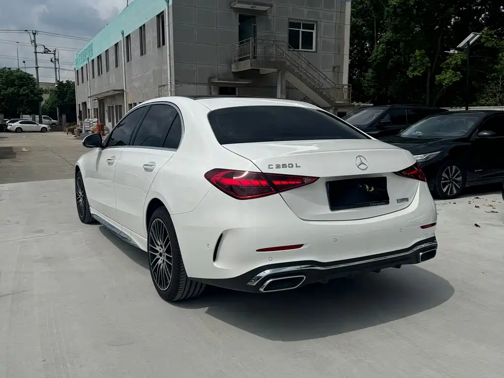 Mercedes-Benz C-Class — миниатюра 16