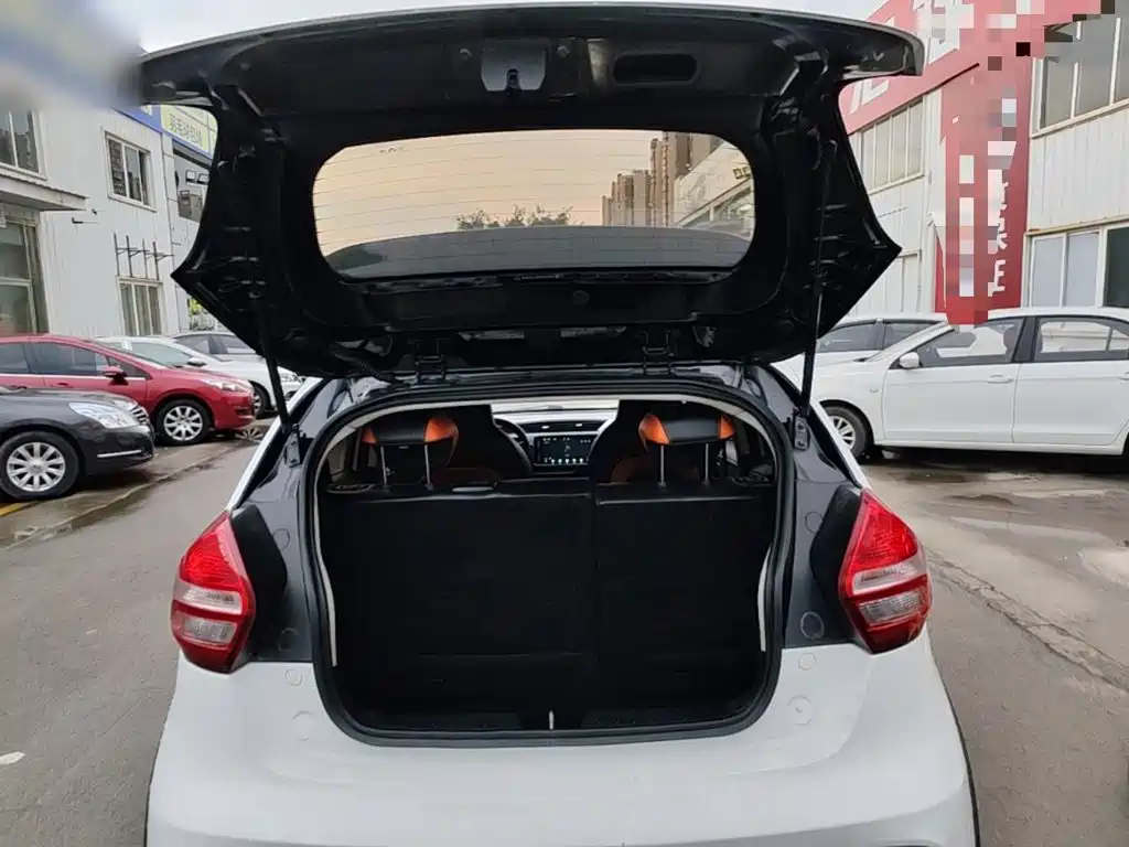 Geely Vision X1 — миниатюра 19