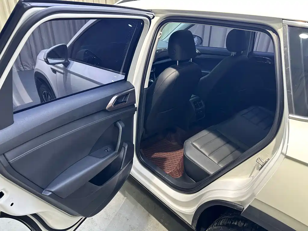 Volkswagen Tharu — миниатюра 9