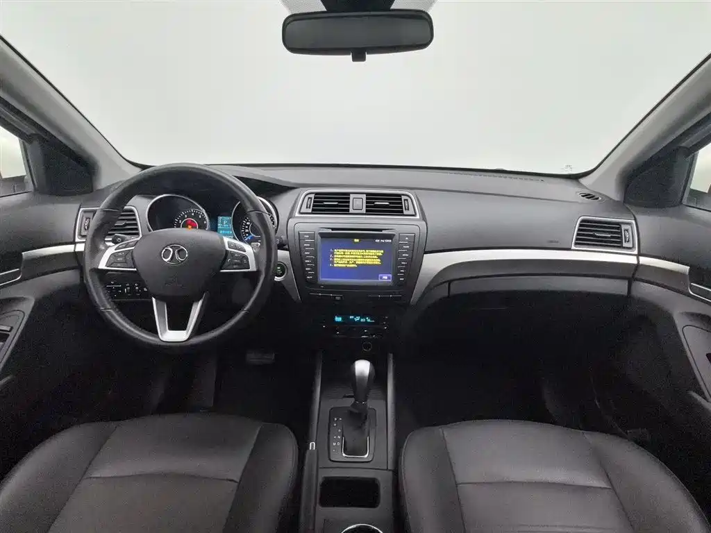 BAIC X65 2015 2.0T AT Elite