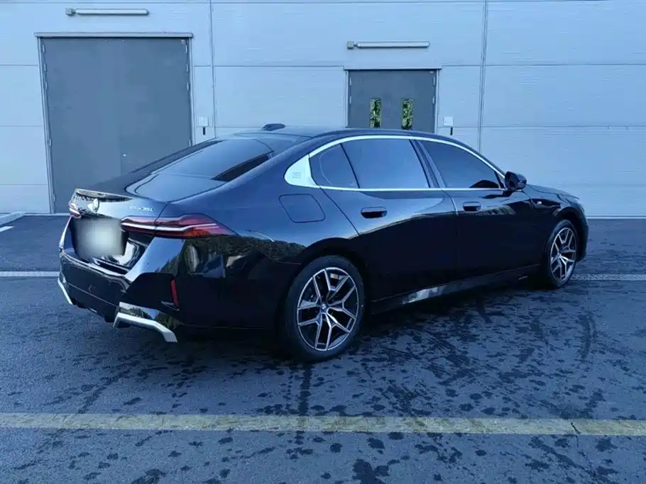 BMW i5 — миниатюра 5