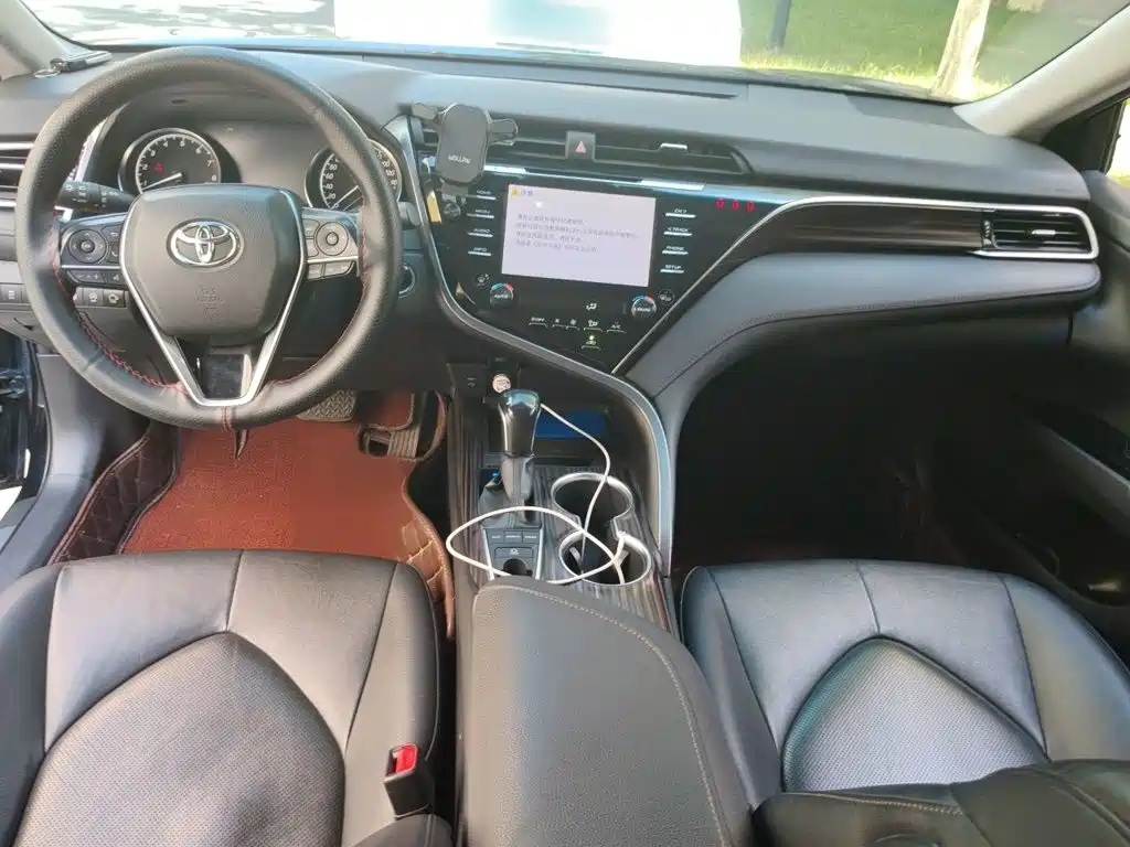 Toyota Camry — миниатюра 13