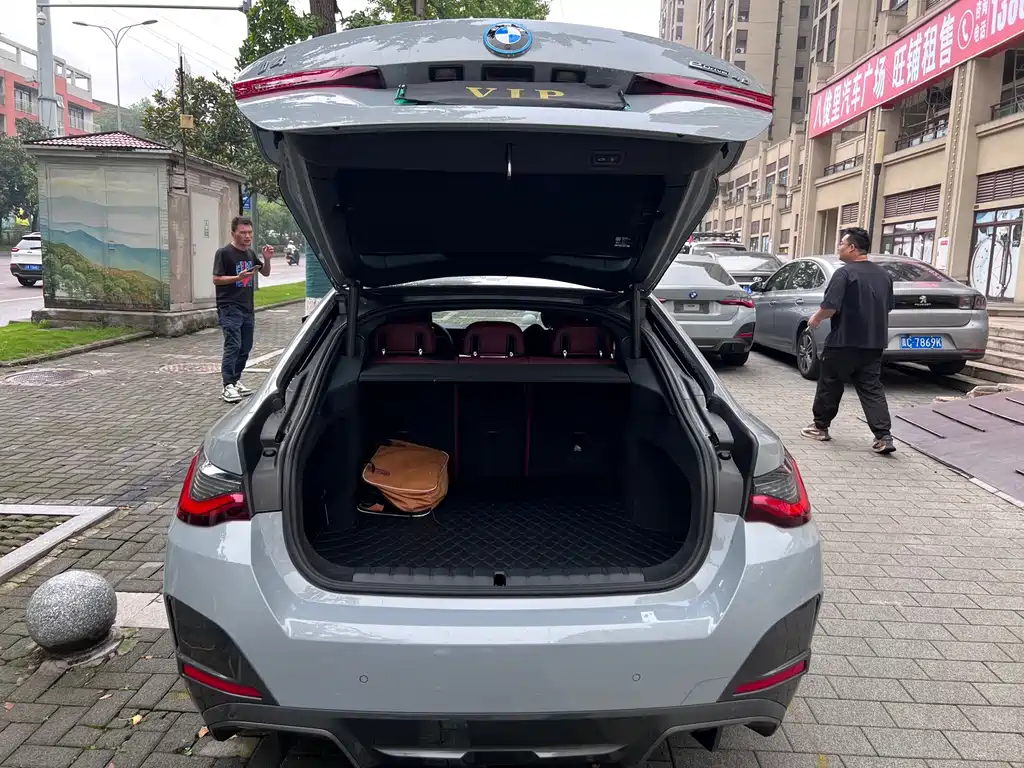 BMW i4 — миниатюра 8