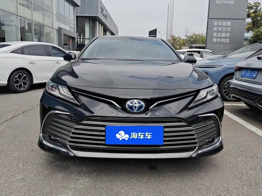 Toyota Camry — миниатюра 2
