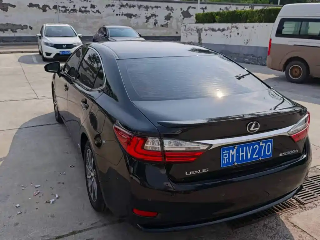 Lexus ES 2015 300h Comfort
