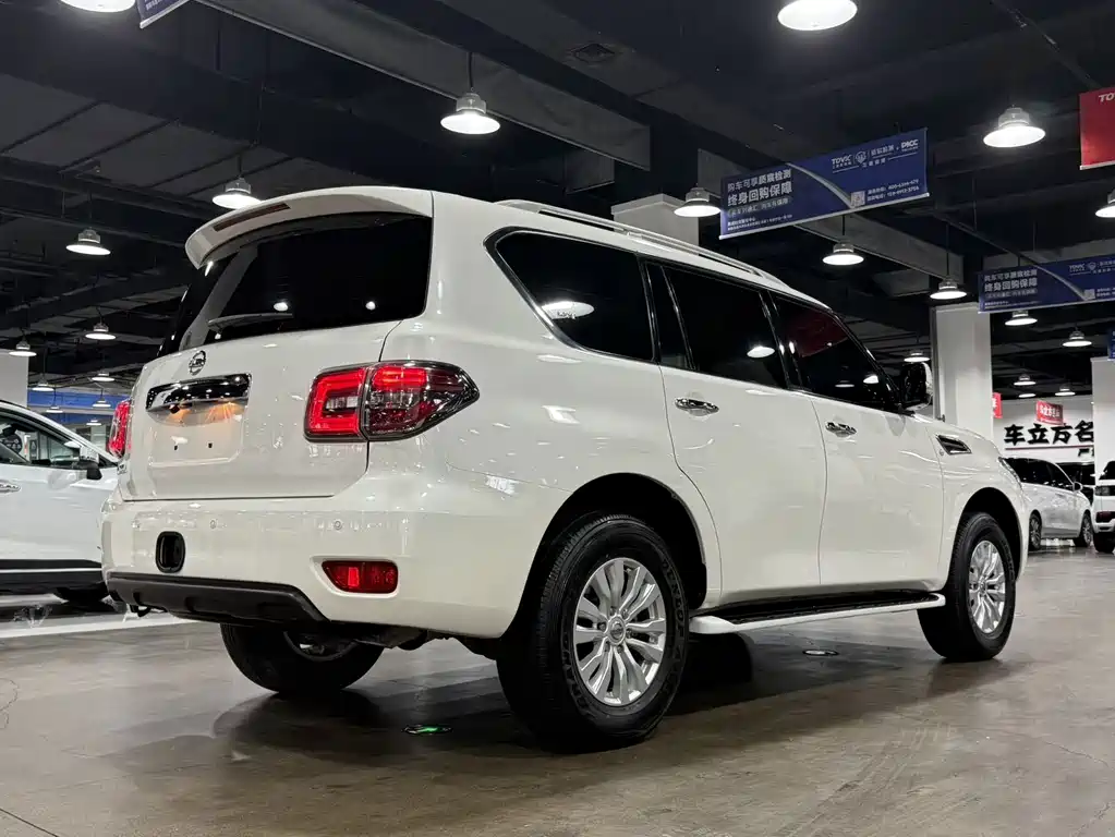 Nissan Patrol — миниатюра 9