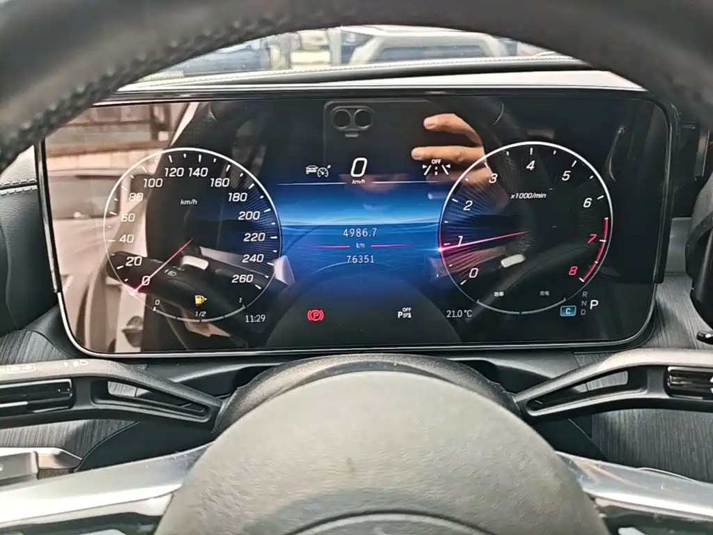 Mercedes-Benz C-Class 2023 — фото 11