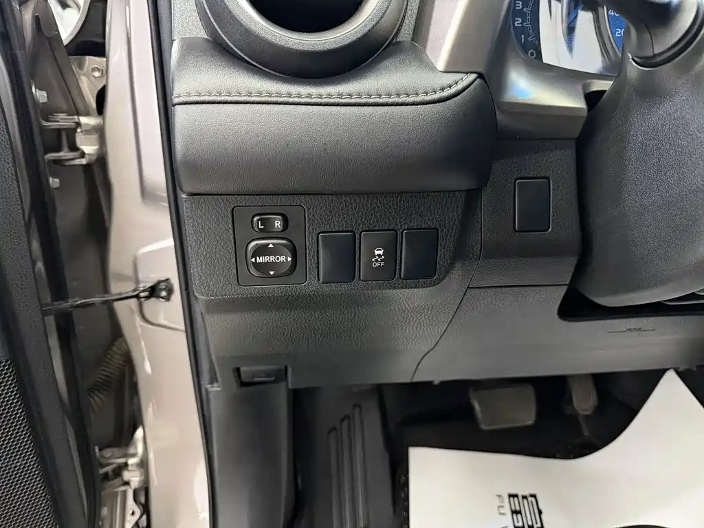 Toyota RAV4 — миниатюра 18