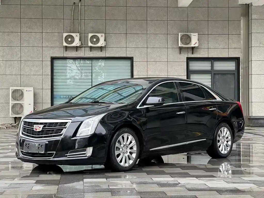 CADILLAC XTS
