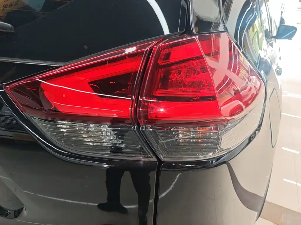 Nissan X-Trail — миниатюра 8