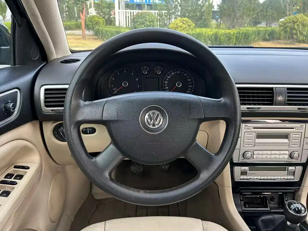Volkswagen Passat Lingyu — миниатюра 9