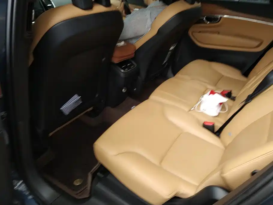 Volvo XC90 — миниатюра 11
