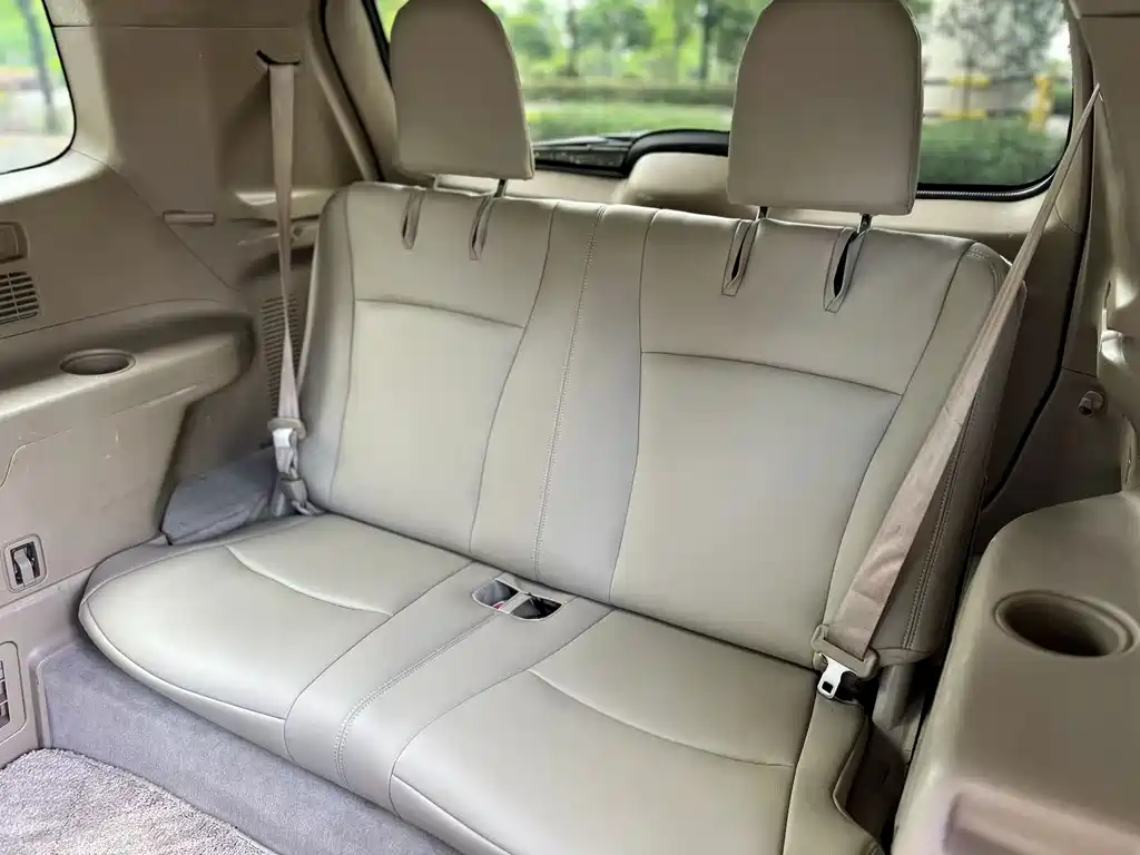 Toyota Highlander 2011 2.7L 7 мест Luxury