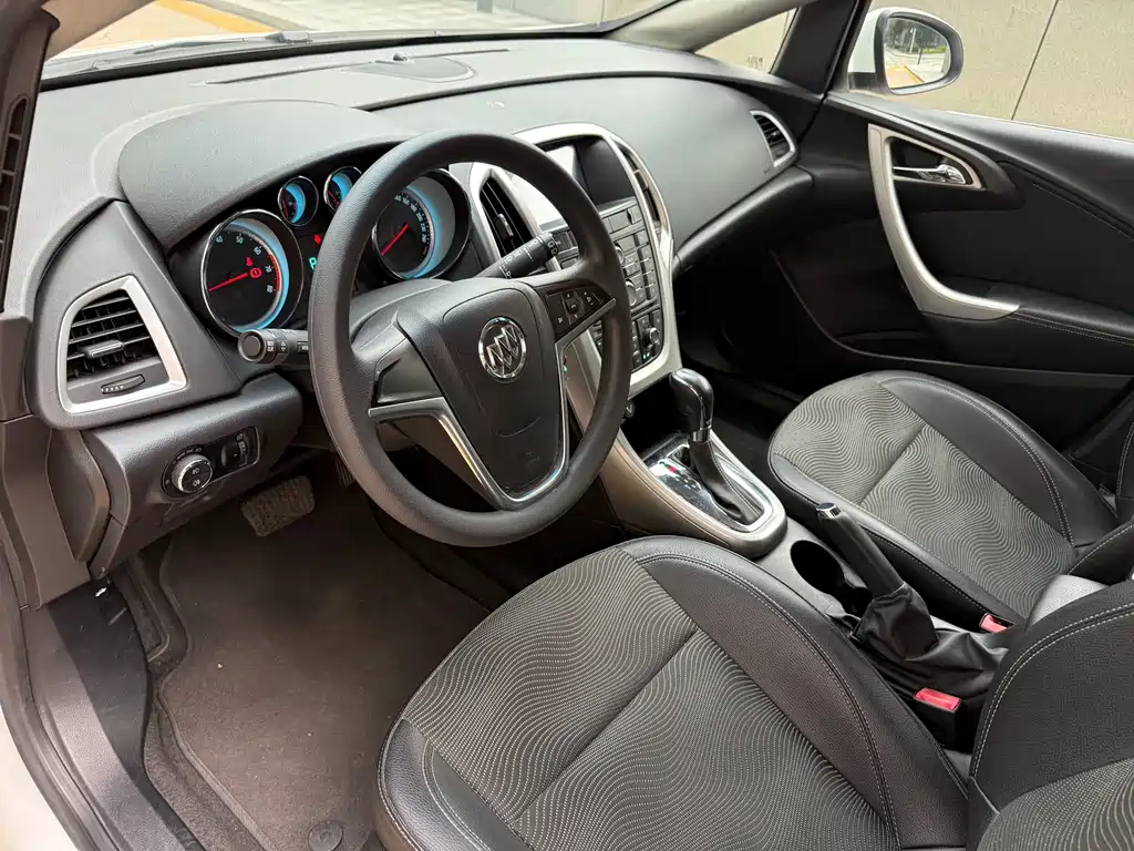 Buick Excelle 2012 XT 1.6L AT Fashion