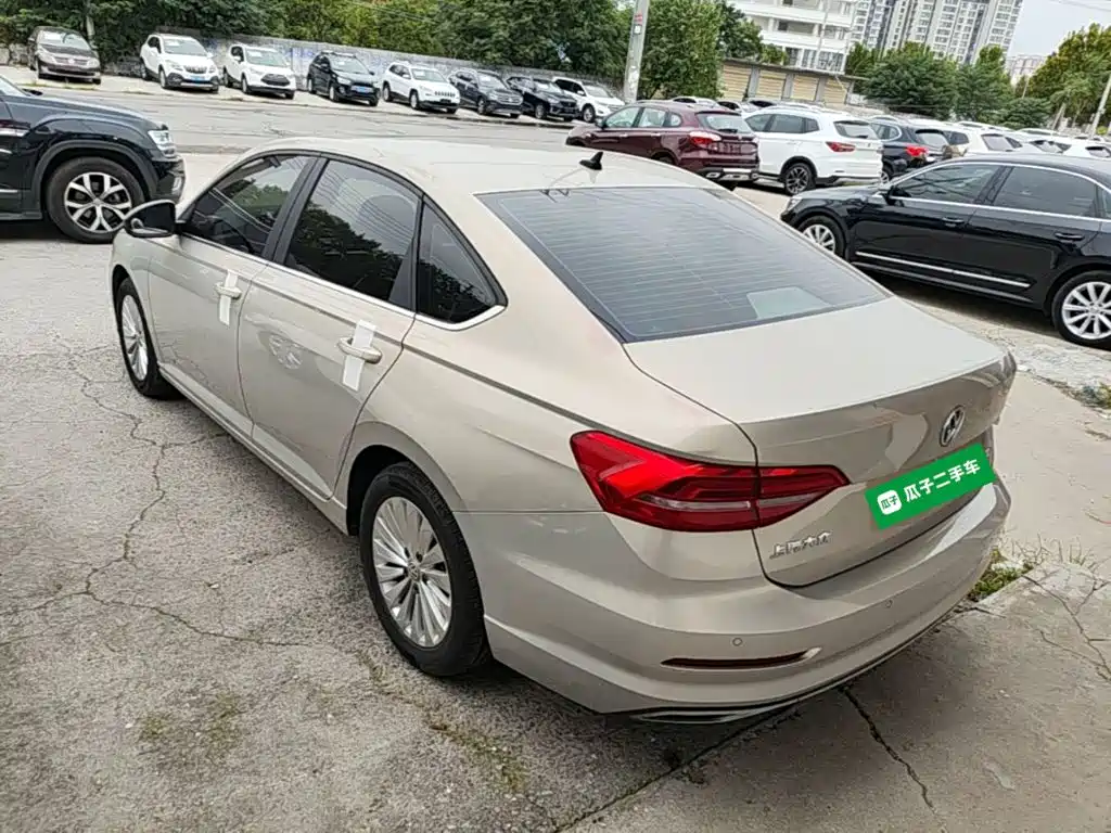 Volkswagen Lavida — миниатюра 5