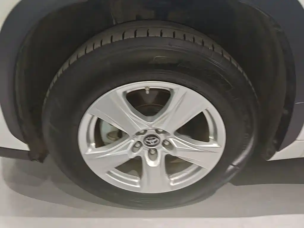 Toyota Highlander — миниатюра 23