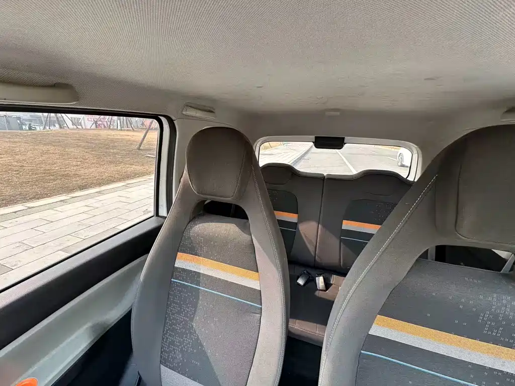 Wuling MINIEV — миниатюра 10