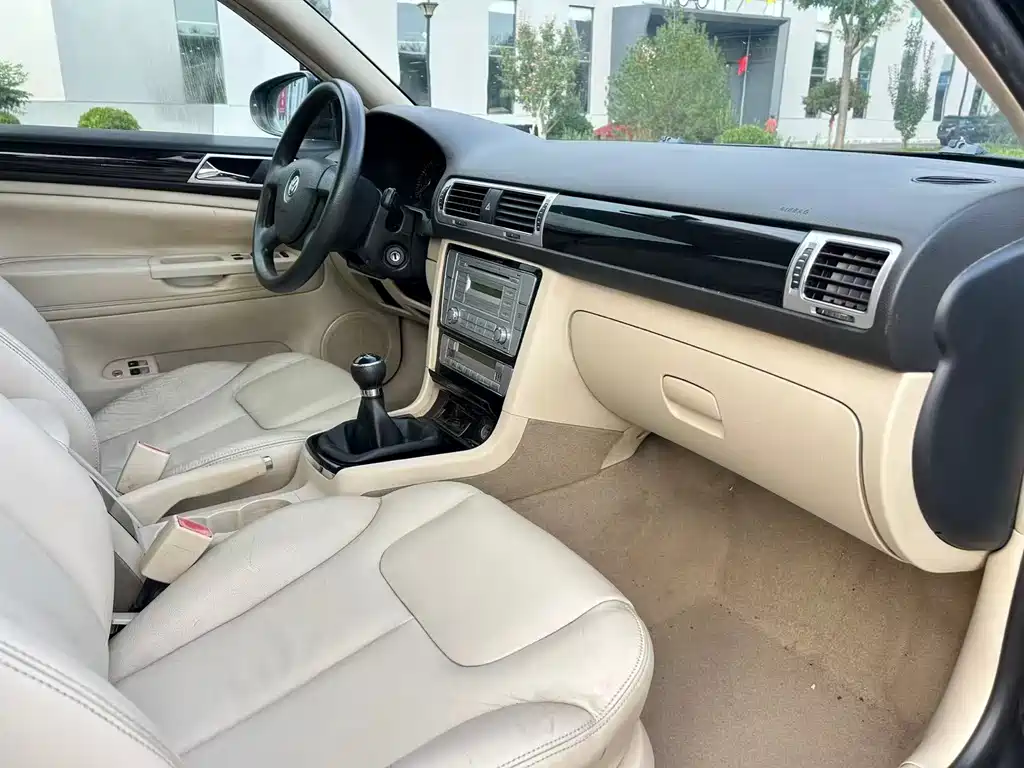 Volkswagen Passat Lingyu — миниатюра 4
