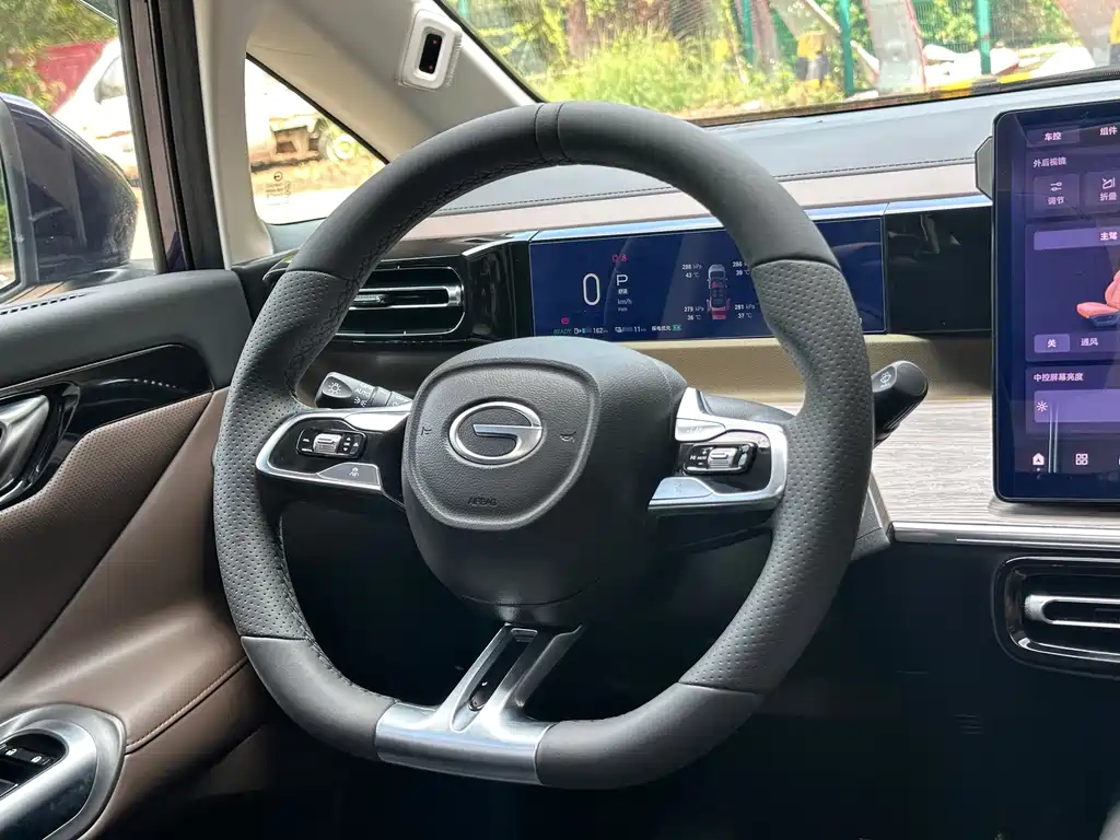 GAC Motor Trumpchi E8 PHEV — миниатюра 4