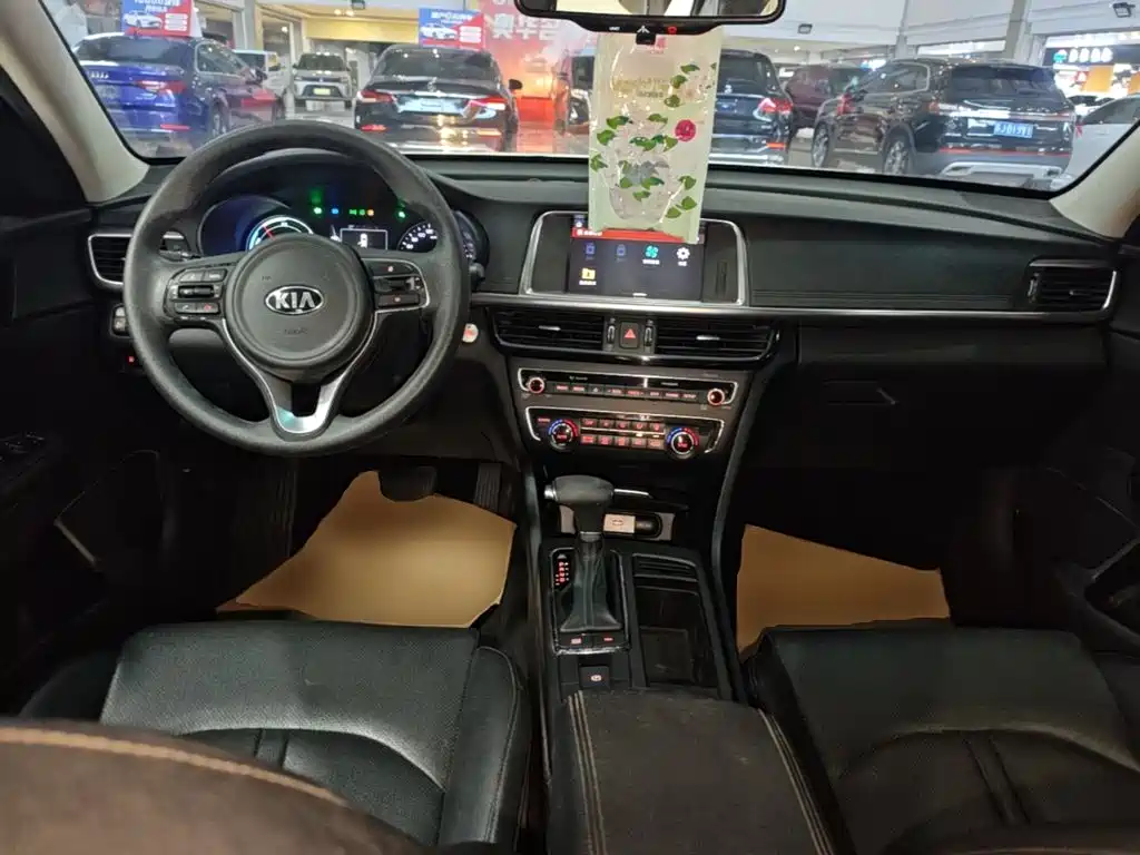 Kia K5 New Energy — миниатюра 10