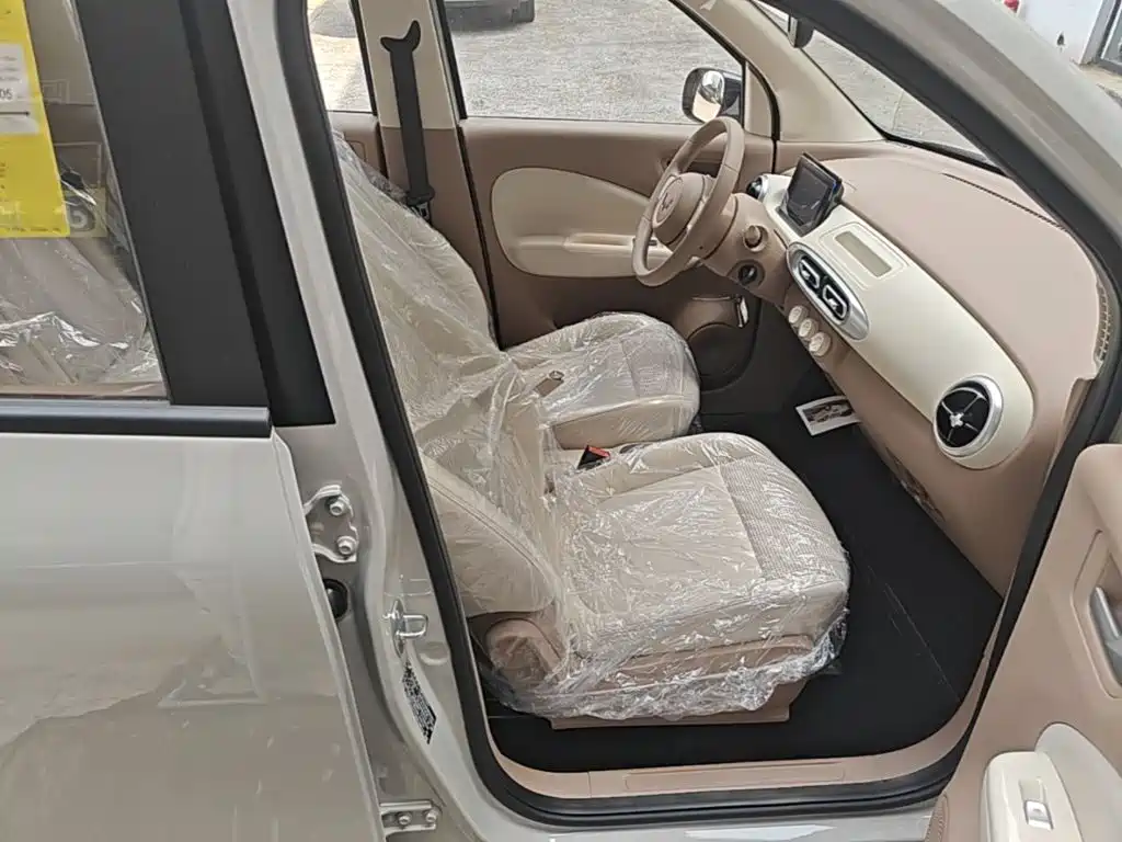 Wuling MINIEV — миниатюра 25
