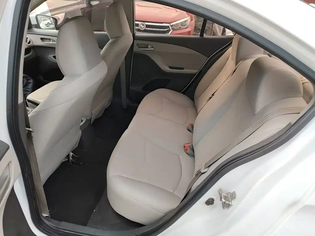 Chevrolet Sail — миниатюра 17