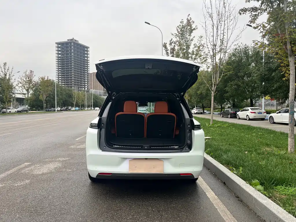 Li Auto Li L8 — миниатюра 20