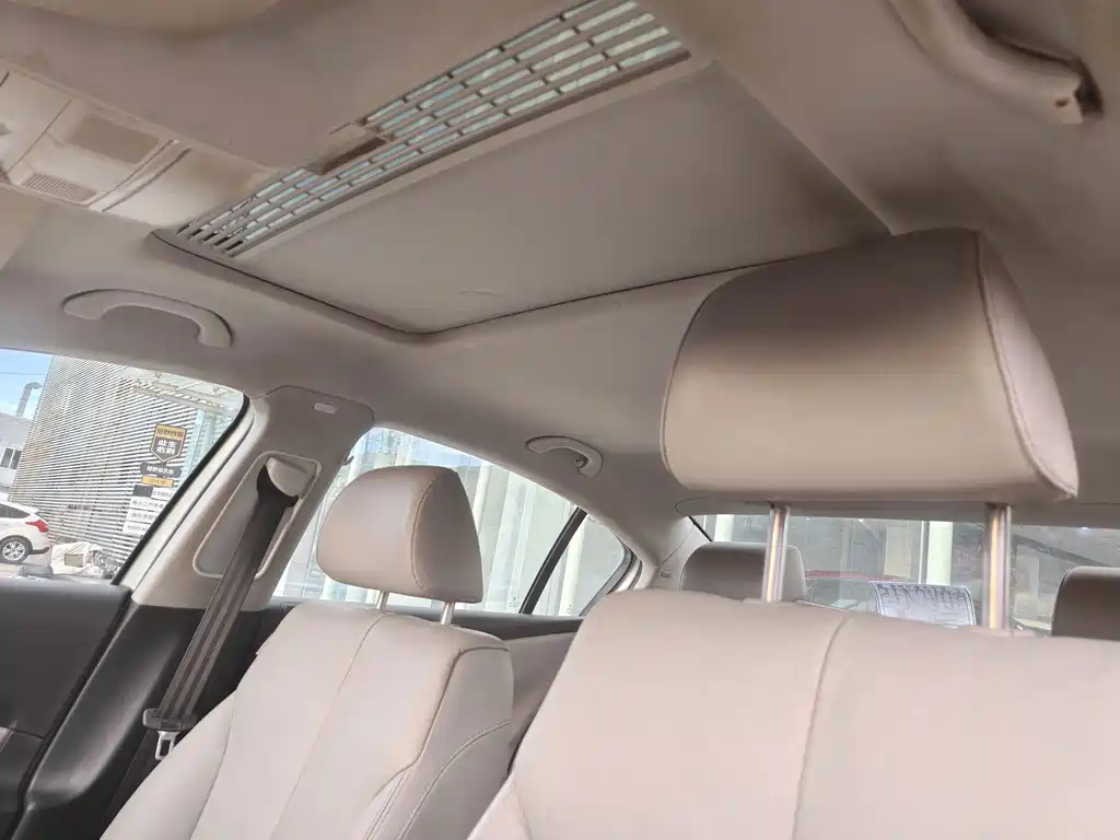 Volkswagen Magotan — миниатюра 6