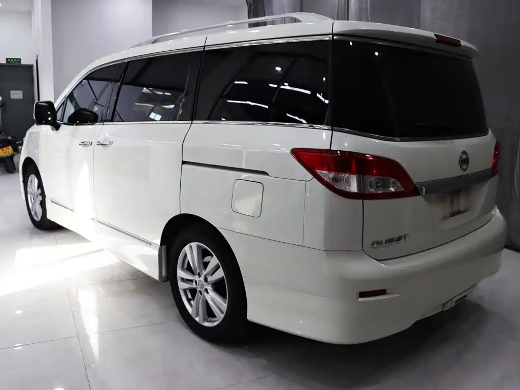 Nissan Quest — миниатюра 8