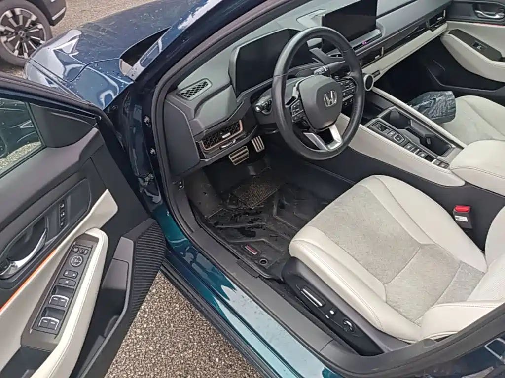 Honda Inspire PHEV — миниатюра 16