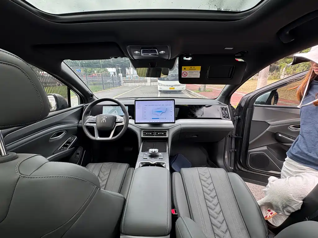 BYD L DM-i — миниатюра 10