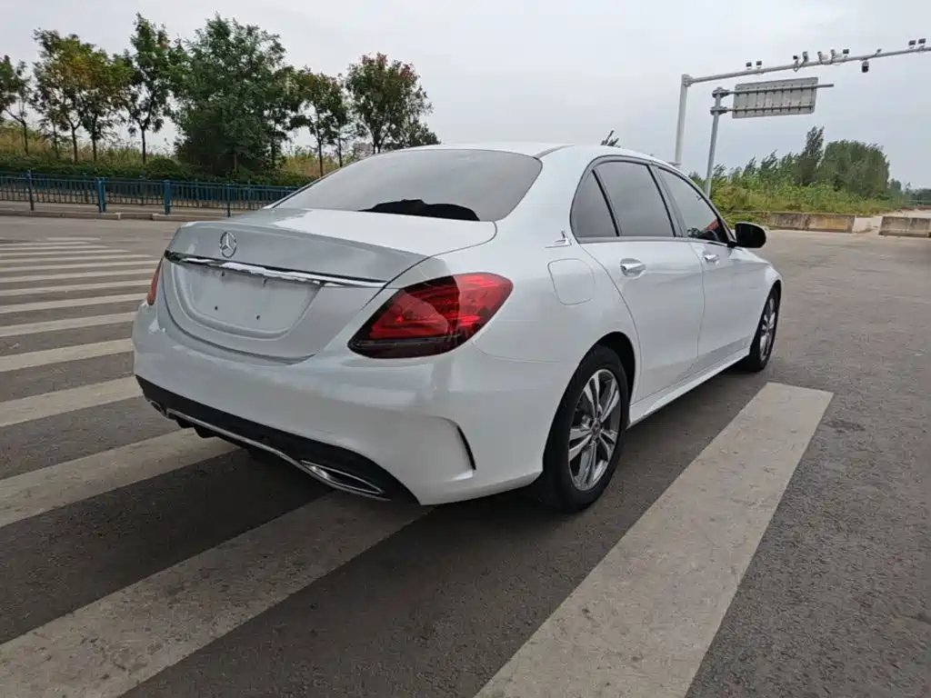 Mercedes-Benz C-Class — миниатюра 7