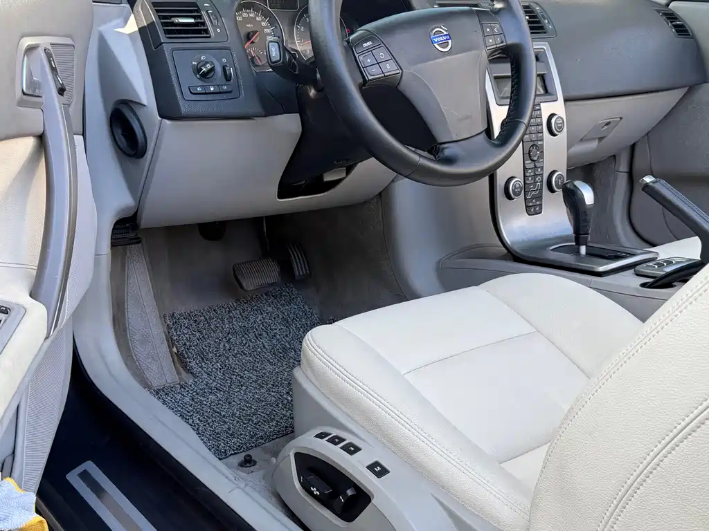 Volvo C70 — миниатюра 6