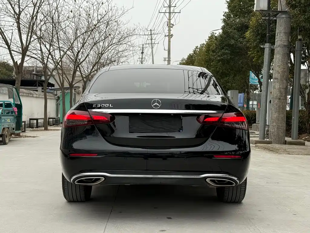 Mercedes-Benz E-Class — миниатюра 4