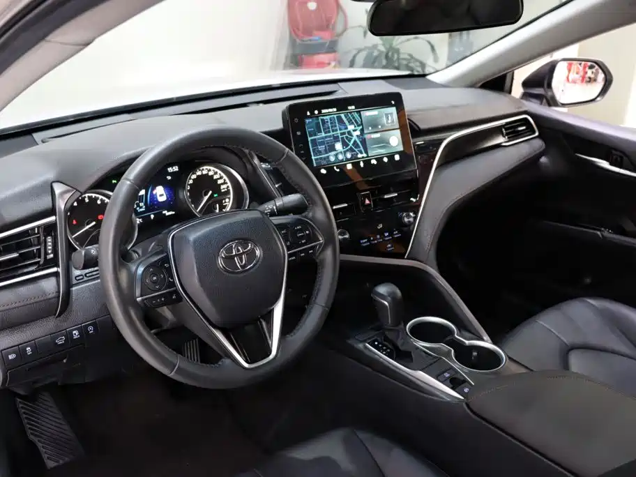 Toyota Camry — миниатюра 8
