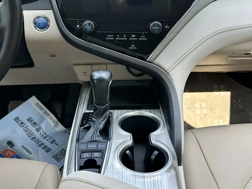 Toyota Camry — миниатюра 7
