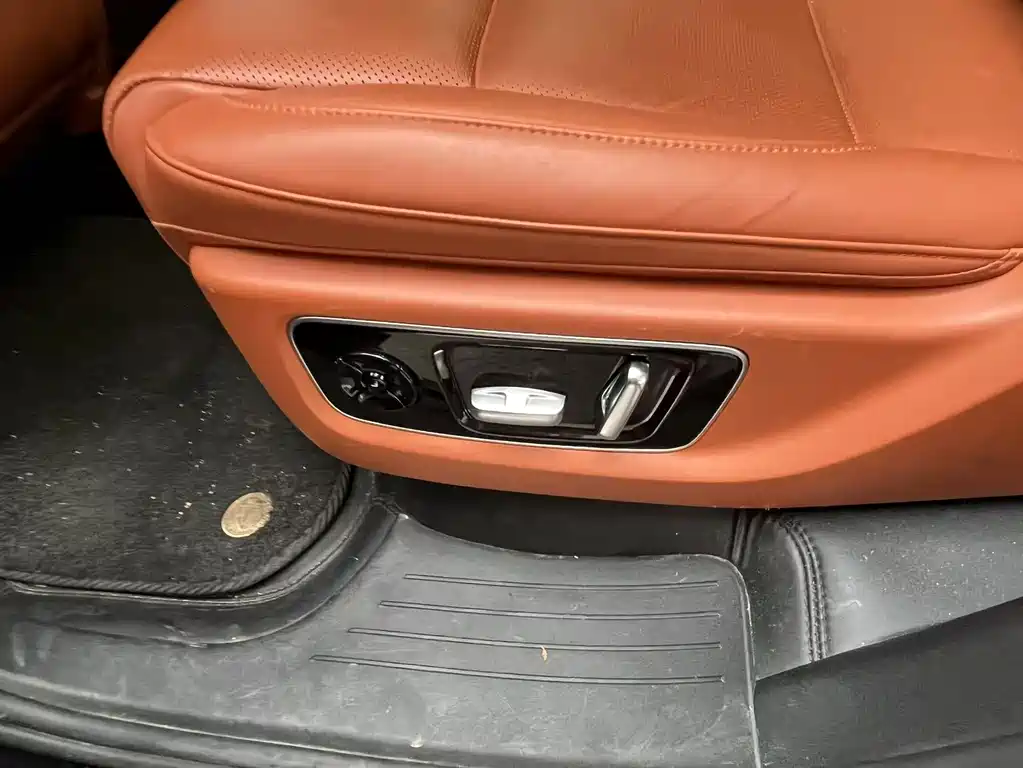 Li Auto Li L8 — миниатюра 13