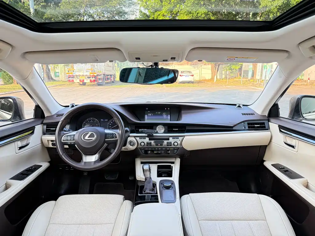 Lexus ES — миниатюра 13