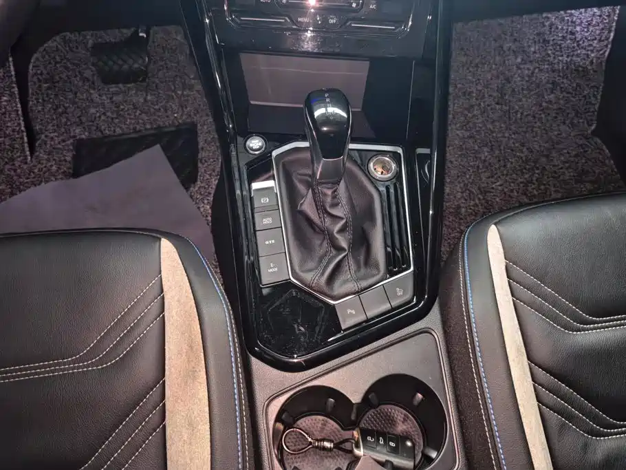 Volkswagen 探岳 GTE — миниатюра 16