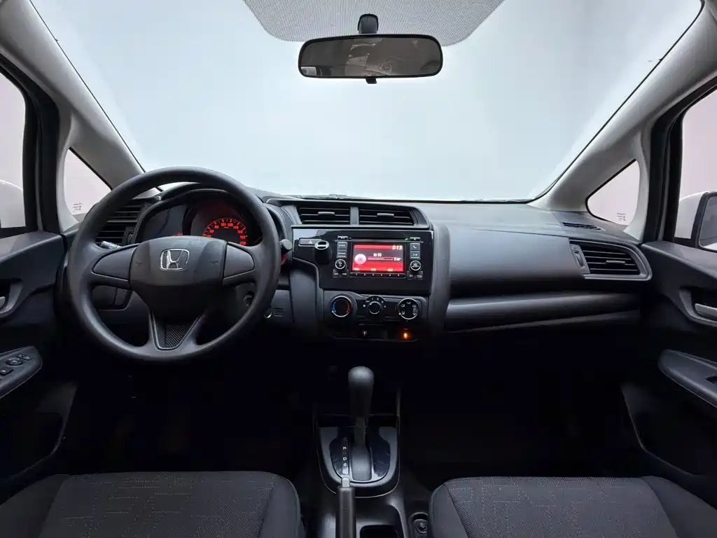 Honda Fit — миниатюра 8