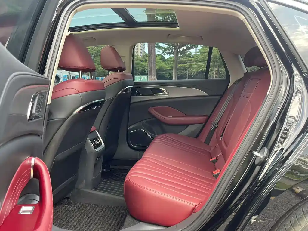 Hongqi Hongqi H5 — миниатюра 6