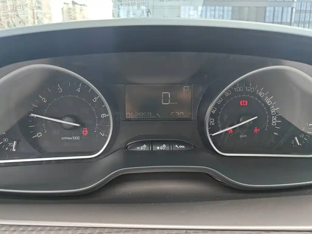 Peugeot 2008 — миниатюра 12